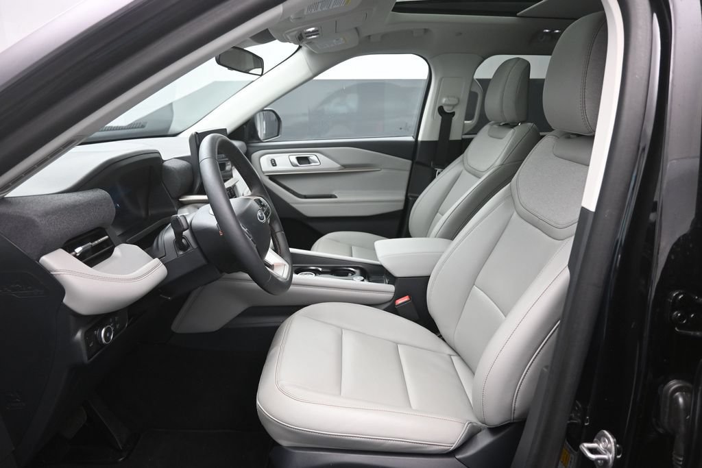 Certified 2026 Ford Explorer Active w/ Active Comfort Package AWD/4WD image 18