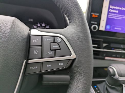 New 2026 Toyota Sienna XLE FWD image 28