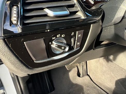 Used 2019 BMW 530i xDrive image 24