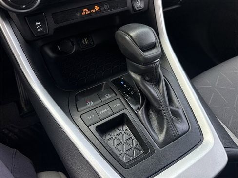 Used 2025 Toyota RAV4 XLE image 20