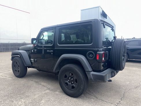 Used 2019 Jeep Wrangler Sport AWD/4WD image 4