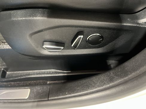 Used 2017 Ford Edge Titanium w/ Technology Package AWD/4WD image 29