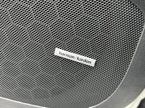 New 2025 Subaru Ascent Limited image 30