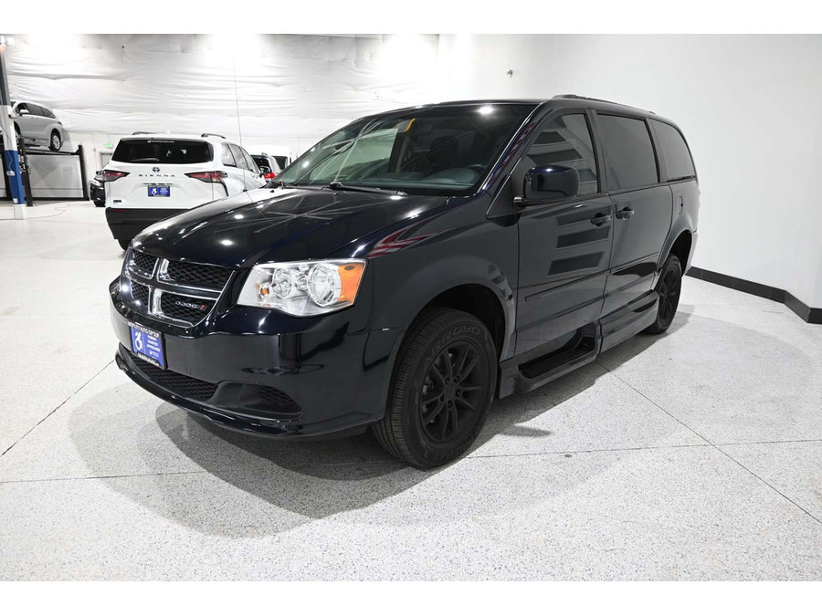 Used 2015 Dodge Grand Caravan SXT FWD image 10