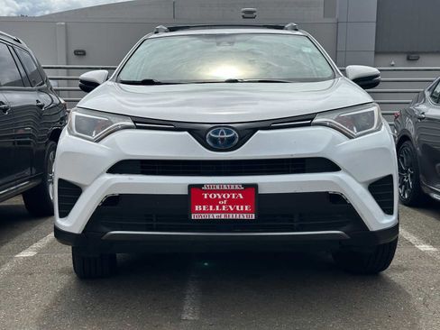 Used 2018 Toyota RAV4 LE w/ Carpet Mat Package AWD/4WD image 2