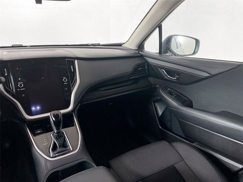 Used 2024 Subaru Outback Premium image 31