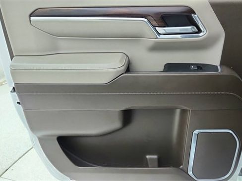 Used 2024 GMC Sierra 1500 SLT w/ SLT Premium Plus Package image 32