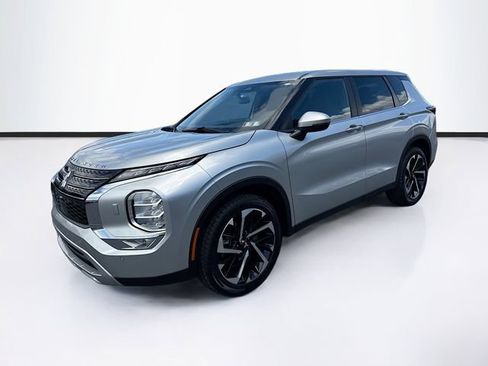 Used 2022 Mitsubishi Outlander SE AWD/4WD image 3