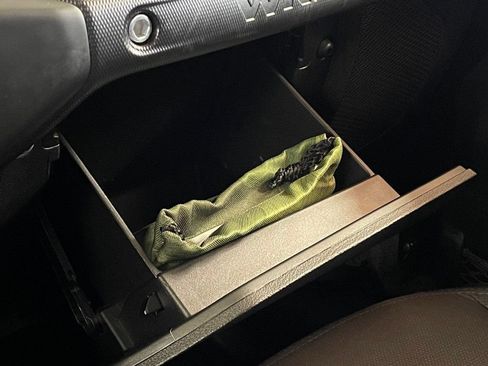 Used 2022 Jeep Wrangler Sport image 31