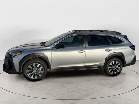 Used 2023 Subaru Outback Limited image 2