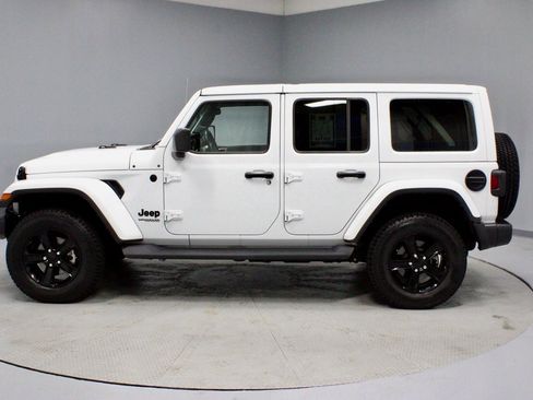 Used 2021 Jeep Wrangler Unlimited Sahara image 7