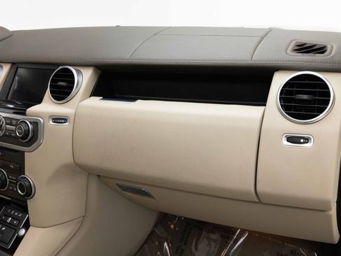 Used 2016 Land Rover LR4 HSE AWD/4WD image 30