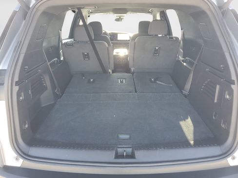 Used 2025 Chevrolet Traverse LT image 20