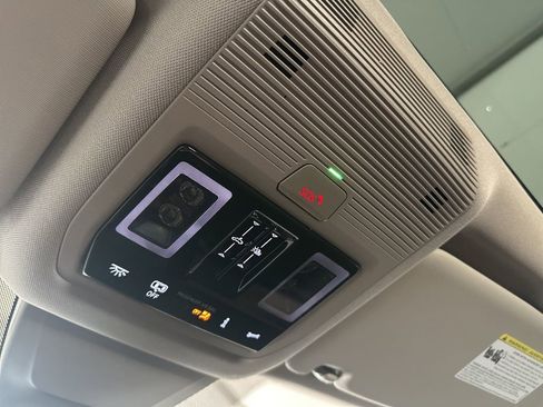 New 2026 Volkswagen Atlas SE FWD image 30