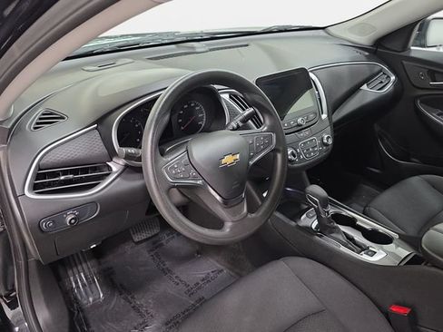 Used 2025 Chevrolet Malibu LT FWD image 16