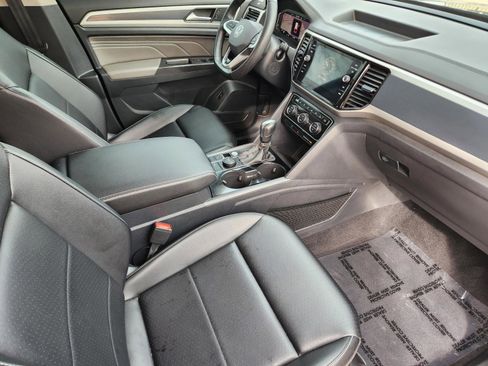 Used 2023 Volkswagen Atlas SEL R-Line image 7