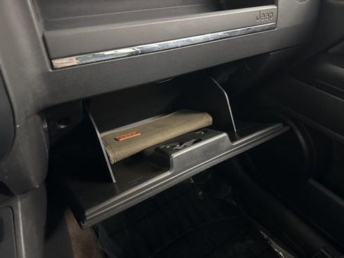 Used 2014 Jeep Patriot Latitude image 41