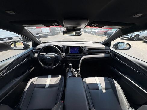 Used 2025 Toyota Camry SE FWD image 27
