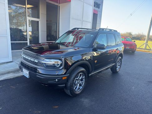 Used 2023 Ford Bronco Sport Badlands image 2