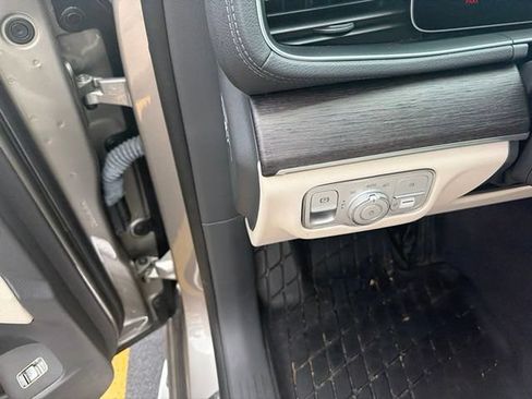 Used 2020 Mercedes-Benz GLS 450 4MATIC image 13