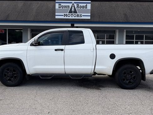 Used 2016 Toyota Tundra SR image 2