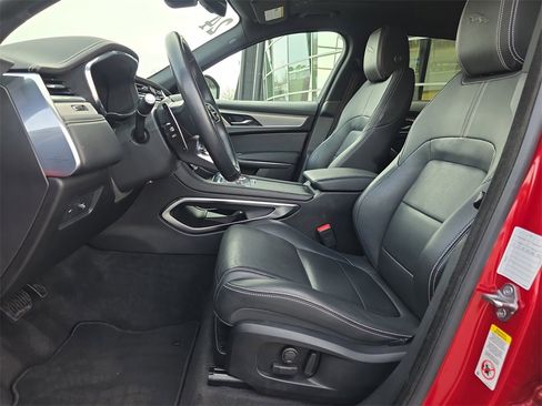 Used 2024 Jaguar F-PACE R-Dynamic S image 11