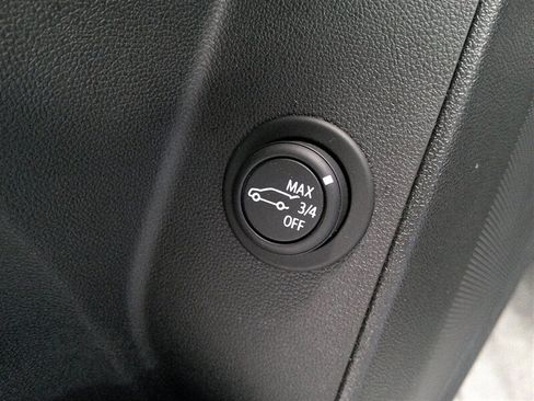 Used 2020 Chevrolet Equinox LT w/ Driver Convenience Package image 25