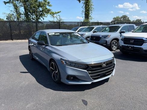 Used 2022 Honda Accord Sport image 3
