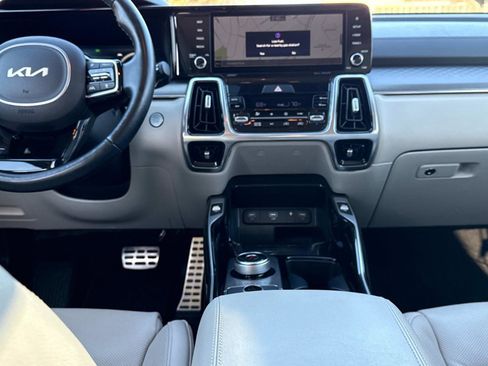 Used 2022 Kia Sorento SX Prestige image 14