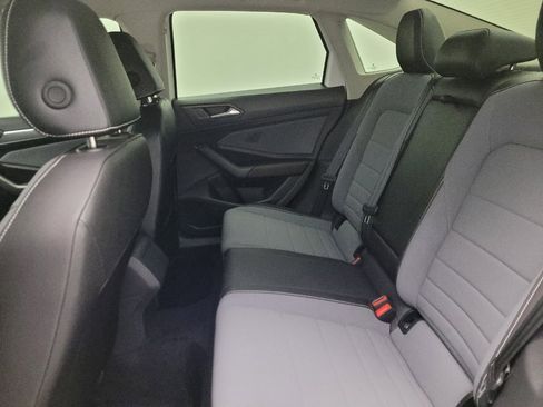Used 2025 Volkswagen Jetta SE FWD image 18