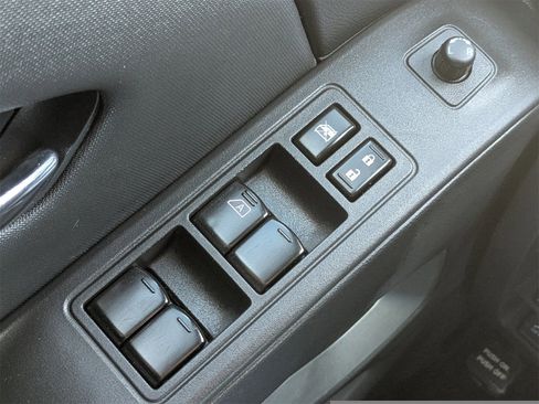 Used 2022 Nissan Frontier SV image 24