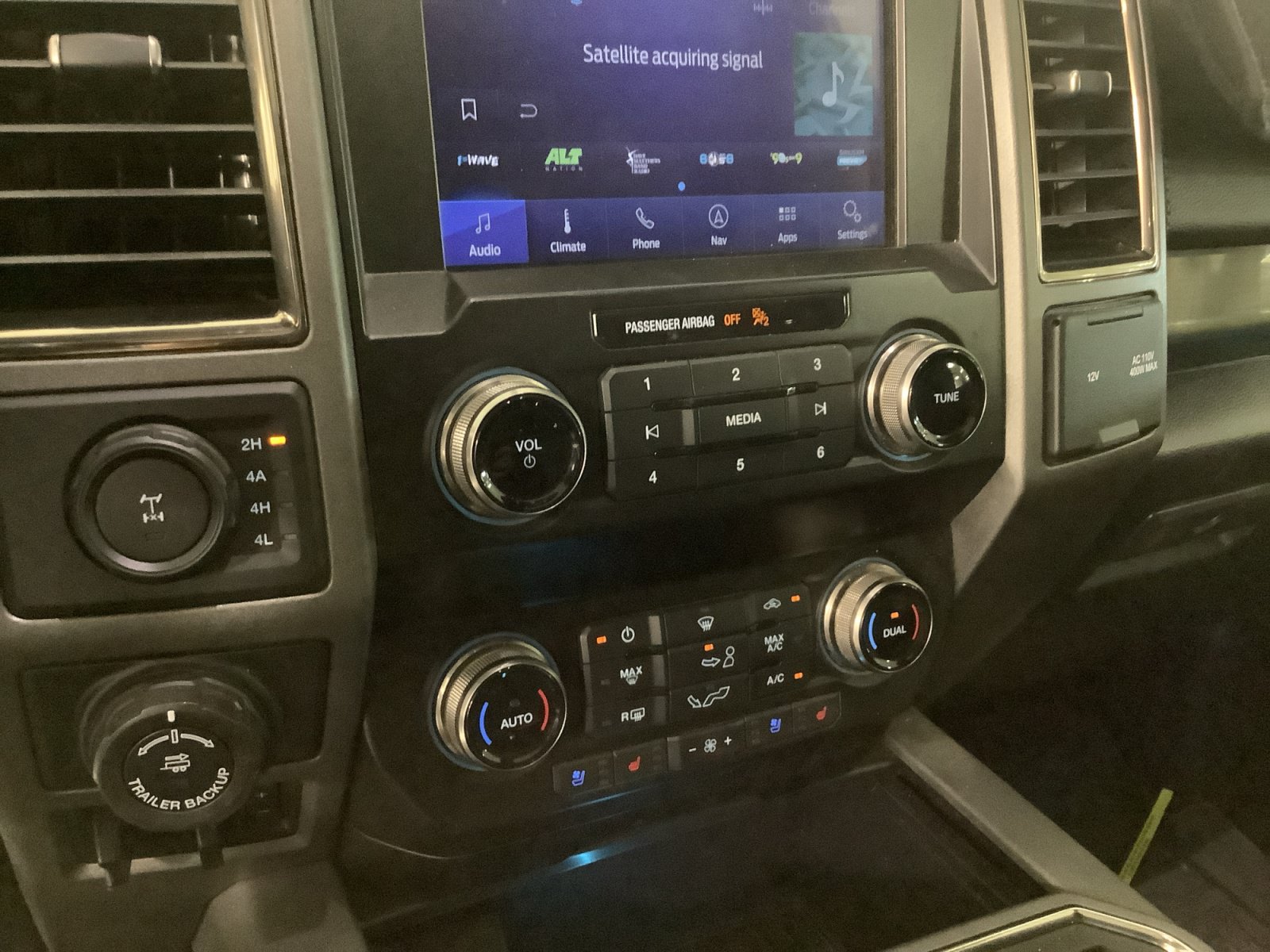Used 2020 Ford F150 Raptor w/ Equipment Group 802A Luxury AWD/4WD image 15