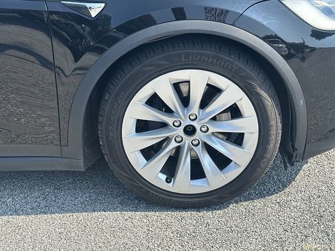 Used 2018 Tesla Model X 75D AWD/4WD image 12