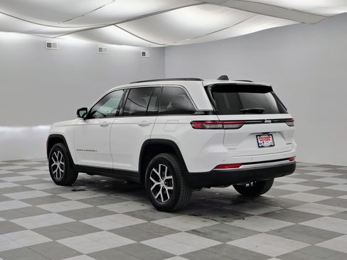 Used 2024 Jeep Grand Cherokee Limited image 9