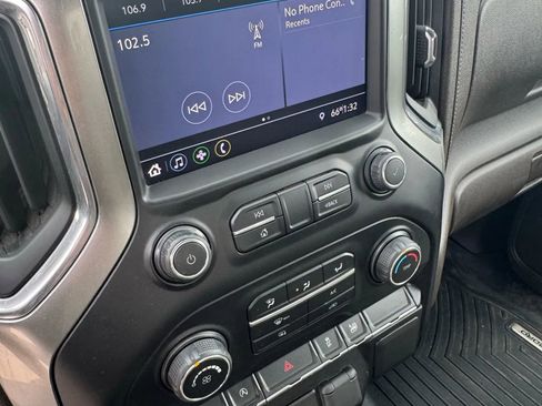 Used 2020 Chevrolet Silverado 1500 LT image 12