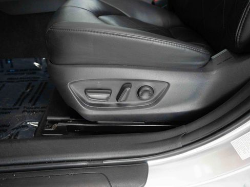 Used 2018 Toyota Camry XLE FWD image 12