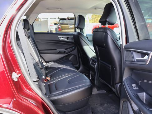 Used 2024 Ford Edge Titanium image 25