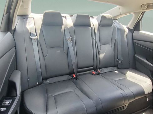 Used 2023 Honda Accord Touring image 2