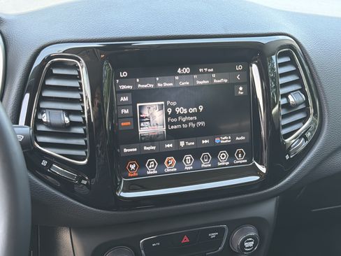 Used 2019 Jeep Compass Limited AWD/4WD image 33