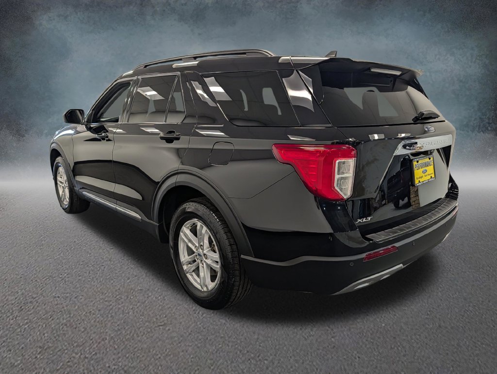 Used 2023 Ford Explorer XLT w/ Equipment Group 202A AWD/4WD image 6