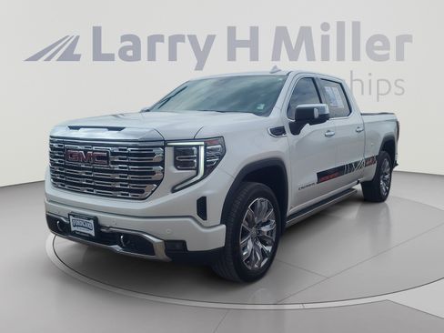 Used 2024 GMC Sierra 1500 Denali w/ Denali Reserve Package AWD/4WD image 1