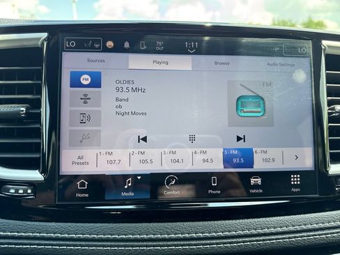 Certified 2023 Chrysler Pacifica Touring-L w/ S Appearance Package AWD/4WD image 26
