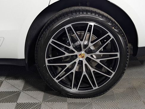 New 2026 Porsche Macan image 12