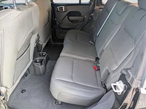 Used 2022 Jeep Wrangler Unlimited Sport image 18