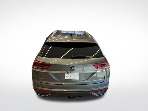 Used 2022 Volkswagen Atlas Cross Sport SE w/ Black Wheel Package AWD/4WD image 17