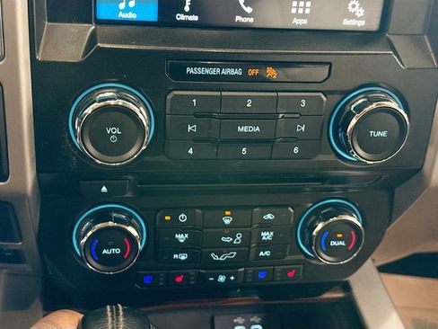 Used 2016 Ford F150 Lariat image 16