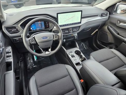New 2025 Ford Escape SE FWD image 17