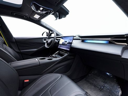 Used 2025 Lotus Eletre image 63