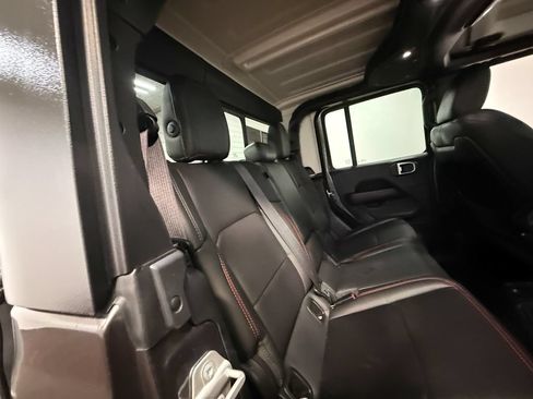 Used 2024 Jeep Gladiator Rubicon w/ Convenience Group AWD/4WD image 67