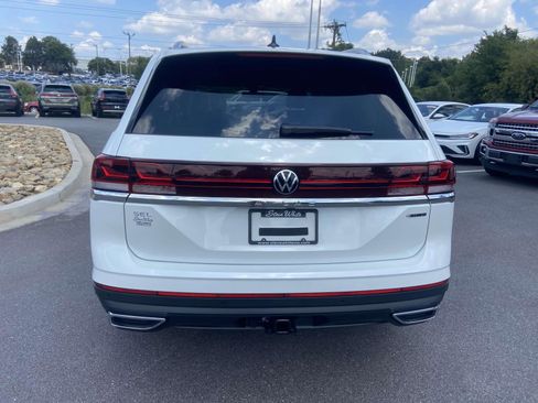 New 2026 Volkswagen Atlas SEL image 8